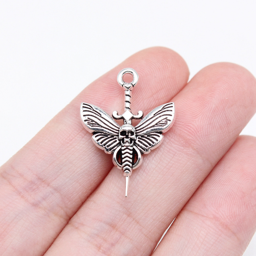 Queen Bee Insect Charm Pendant - Vintage Fashion Stores ulasan dan harga
