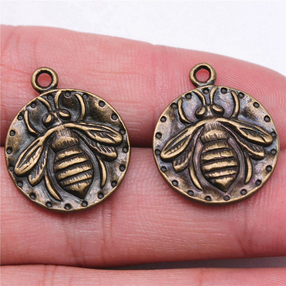 Queen Bee Insect Charm Pendant - Vintage Fashion Stores ulasan dan harga